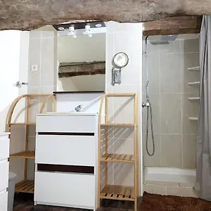 https://vieille-ville-l-tout-confort-l.fr-provencehotel.com
