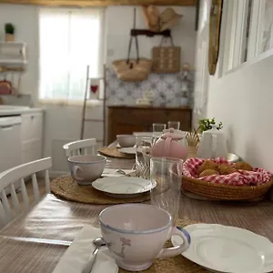 https://cosy-t2-proche-plage-cavalire.fr-provencehotel.com